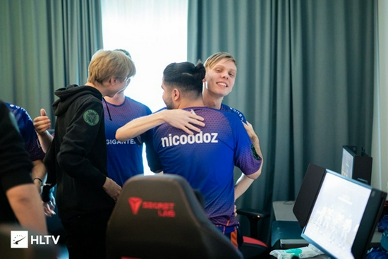 孙颖莎在乒乓球亚洲杯首秀获胜 王楚钦逆转成功